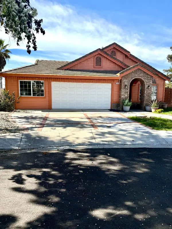 1363 Merganser Court, Newman, CA 95360