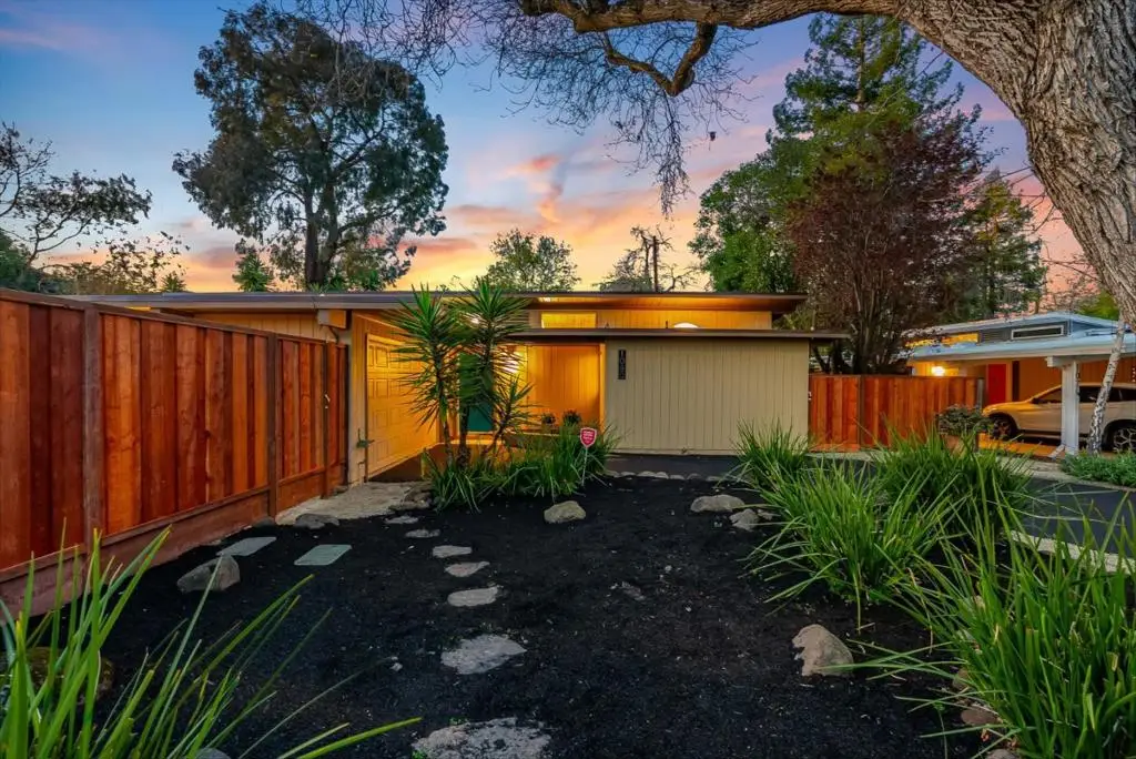 1080 Moffett Circle, Palo Alto, CA 94303 - #1