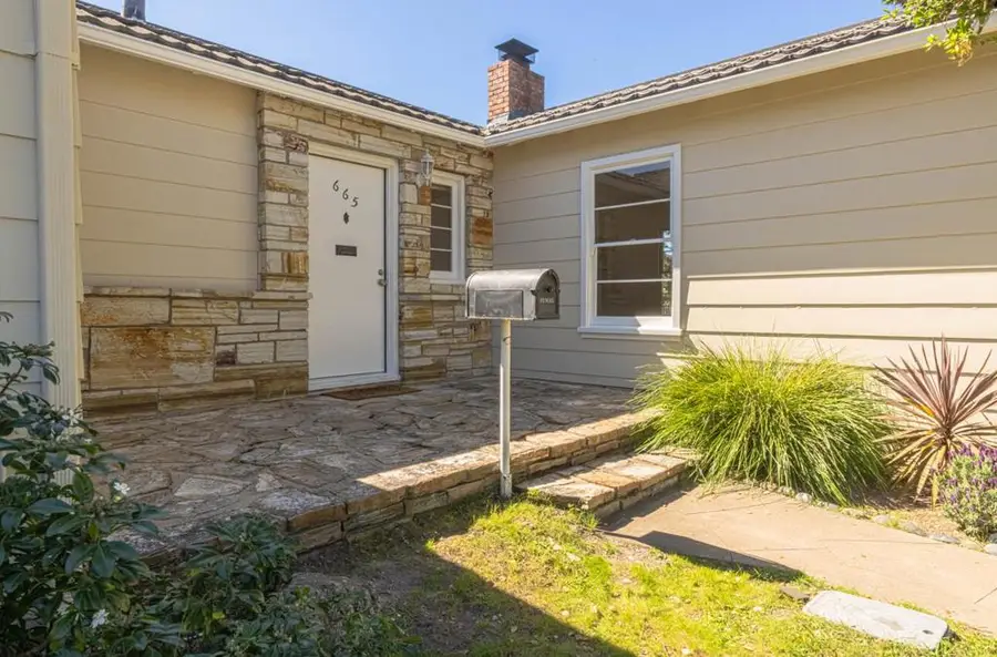 665 Hillcrest Avenue, Pacific Grove, CA 93950 - #2