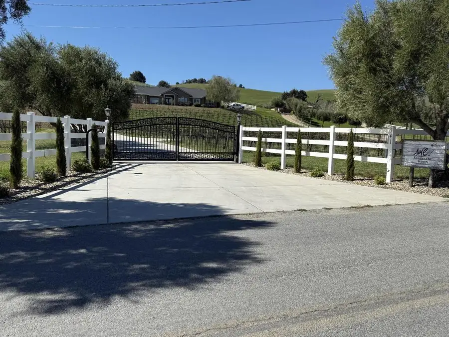 741 Riverside Road, Hollister, CA 95023 - #2