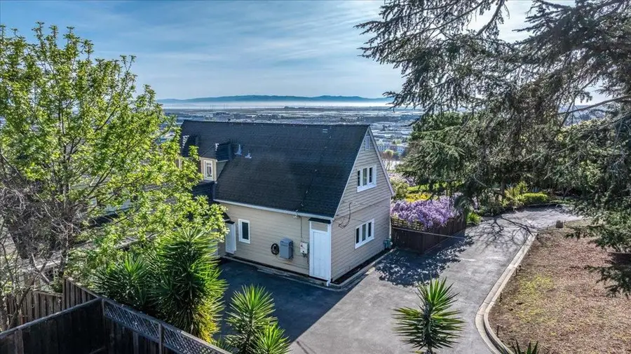 819 Holly Road, Belmont, CA 94002 - #3