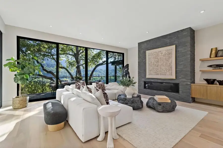 8 Hawkview Street, Portola Valley, CA 94028 - #3