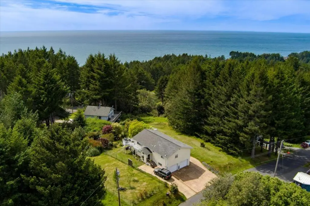 520 Redwood Road, Whitethorn, CA 95589 - #1
