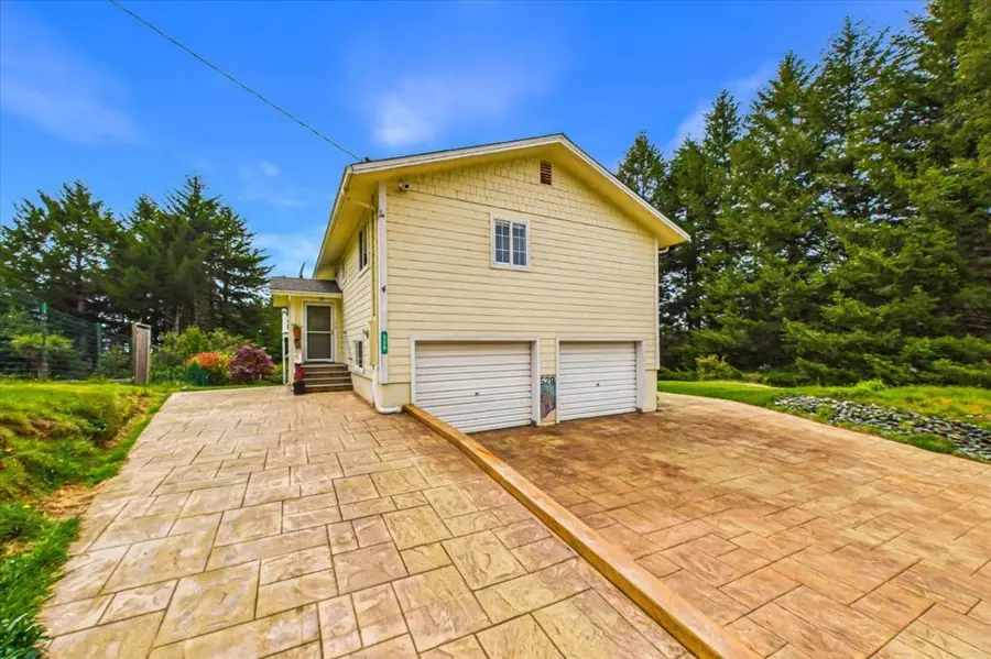 520 Redwood Road, Whitethorn, CA 95589 - #3
