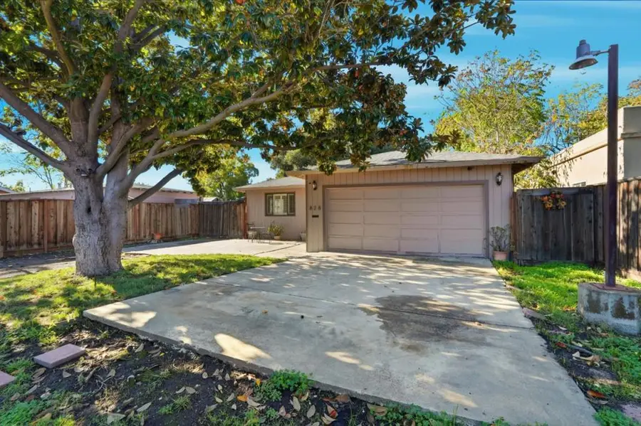 828 Weeks Street, East Palo Alto, CA 94303 - #3