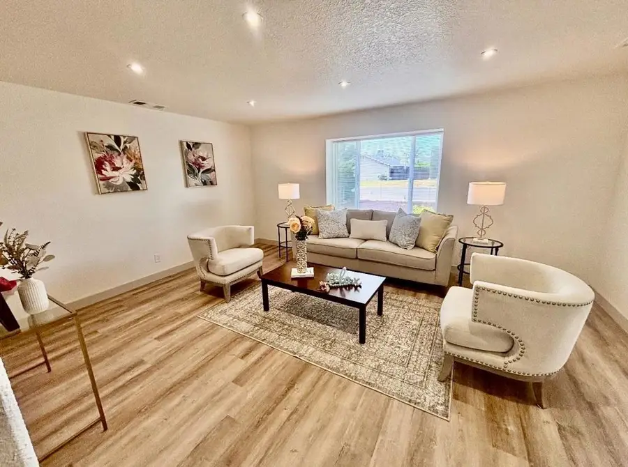 506 N Santa Monica Street, Los Banos, CA 93635 - #2