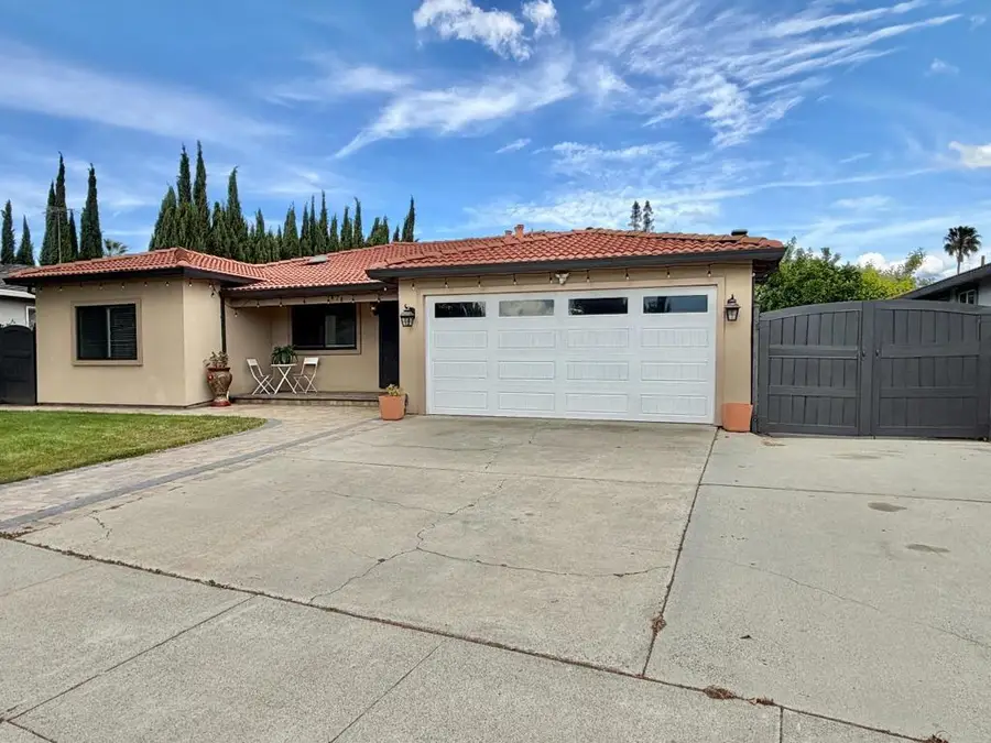 3678 Emanuel, San Jose, CA 95121 - #3