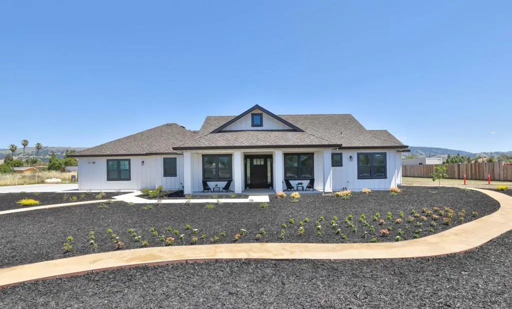 920 E Middle Avenue, San Martin, CA 95046 - #1