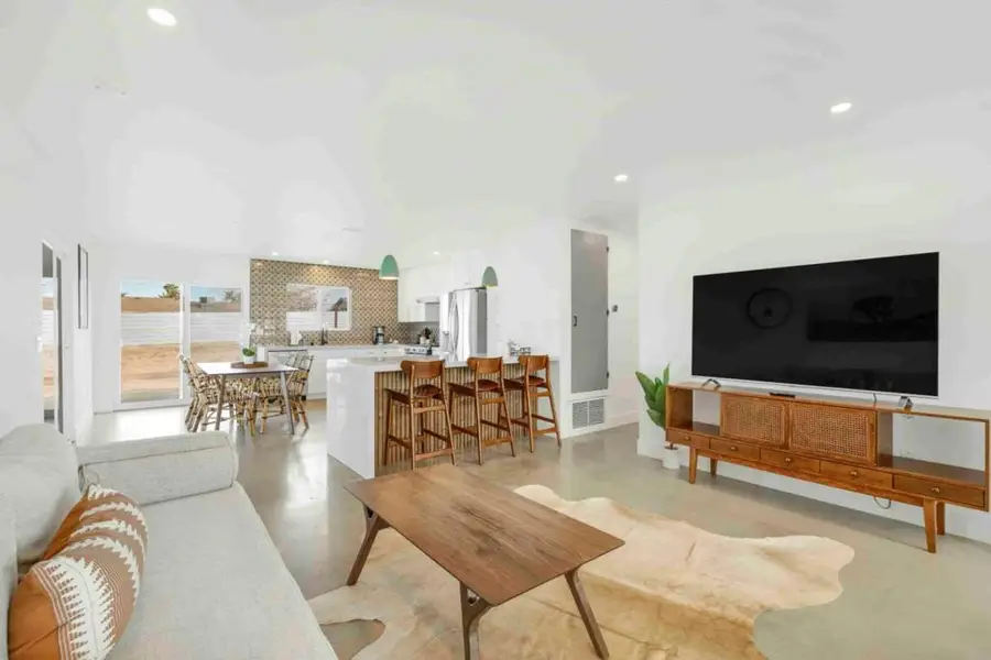 7137 Hanford Avenue, Yucca Valley, CA 92284 - #2