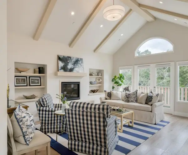 4 Ne Of 10th On Mission, Carmel, CA 93921