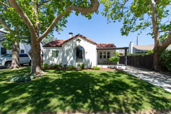 2265 10th Avenue, Sacramento, CA 95818