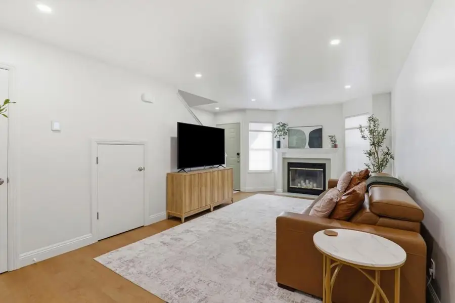 241 Gibson Drive #F, Hollister, CA 95023 - #2