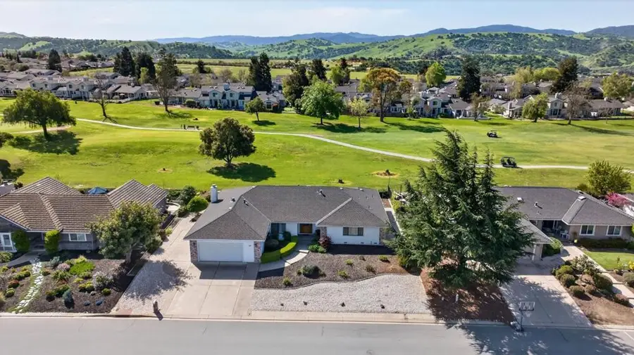 860 S Ridgemark Drive, Hollister, CA 95023 - #2