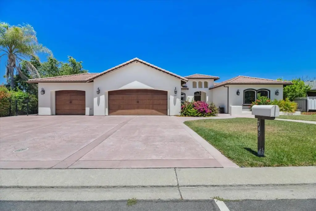 745 S Ridgemark Drive, Hollister, CA 95023 - #1