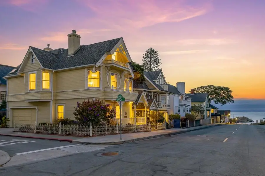 132 Forest Avenue, Pacific Grove, CA 93950 - #3