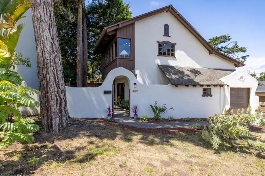 677 Taylor Street, Monterey, CA 93940 - #2
