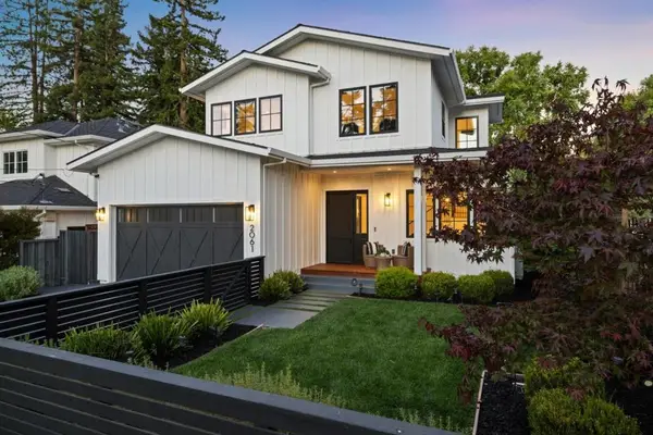 2061 Sterling Avenue, Menlo Park, CA 94025