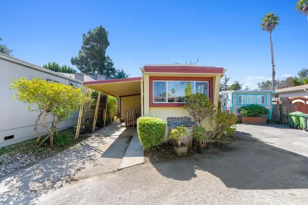 560 30th Avenue, Santa Cruz, CA 95062