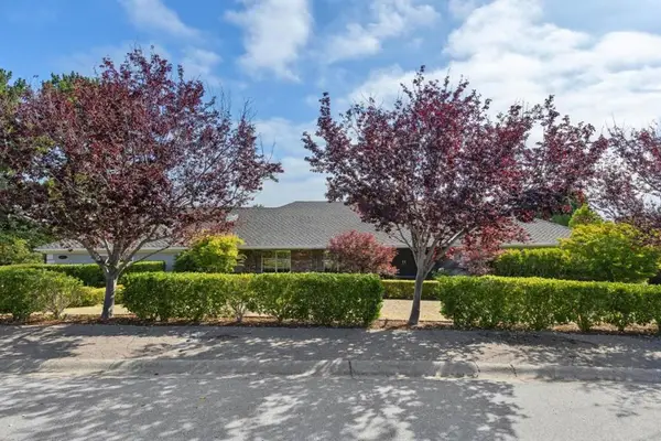 995 Woodland Drive, Hillsborough, CA 94010