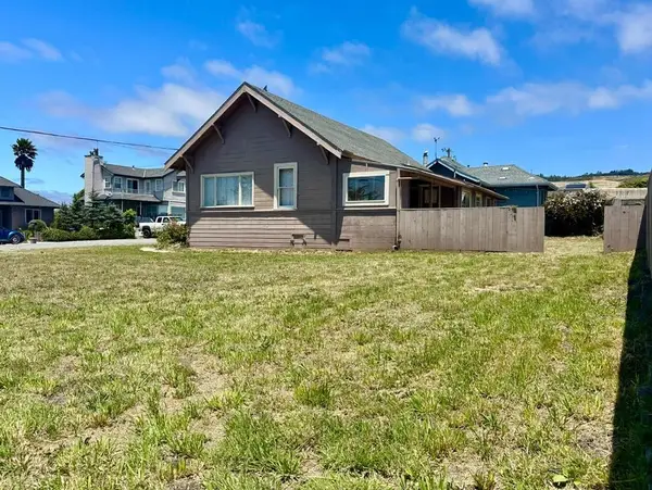 2 3rd Avenue, Davenport, CA 95017