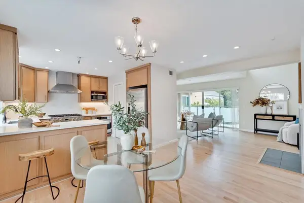 363 N Rengstorff Avenue #4, Mountain View, CA 94043