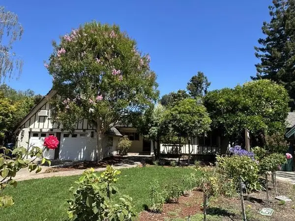3845 Grove Court, Palo Alto, CA 94303