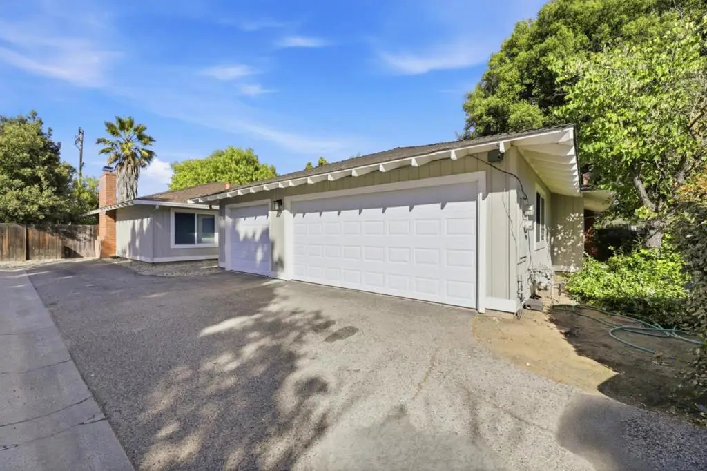 945947 Miramonte Avenue, Mountain View, CA 94040 - #1