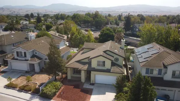 711 Hillock Drive, Hollister, CA 95023