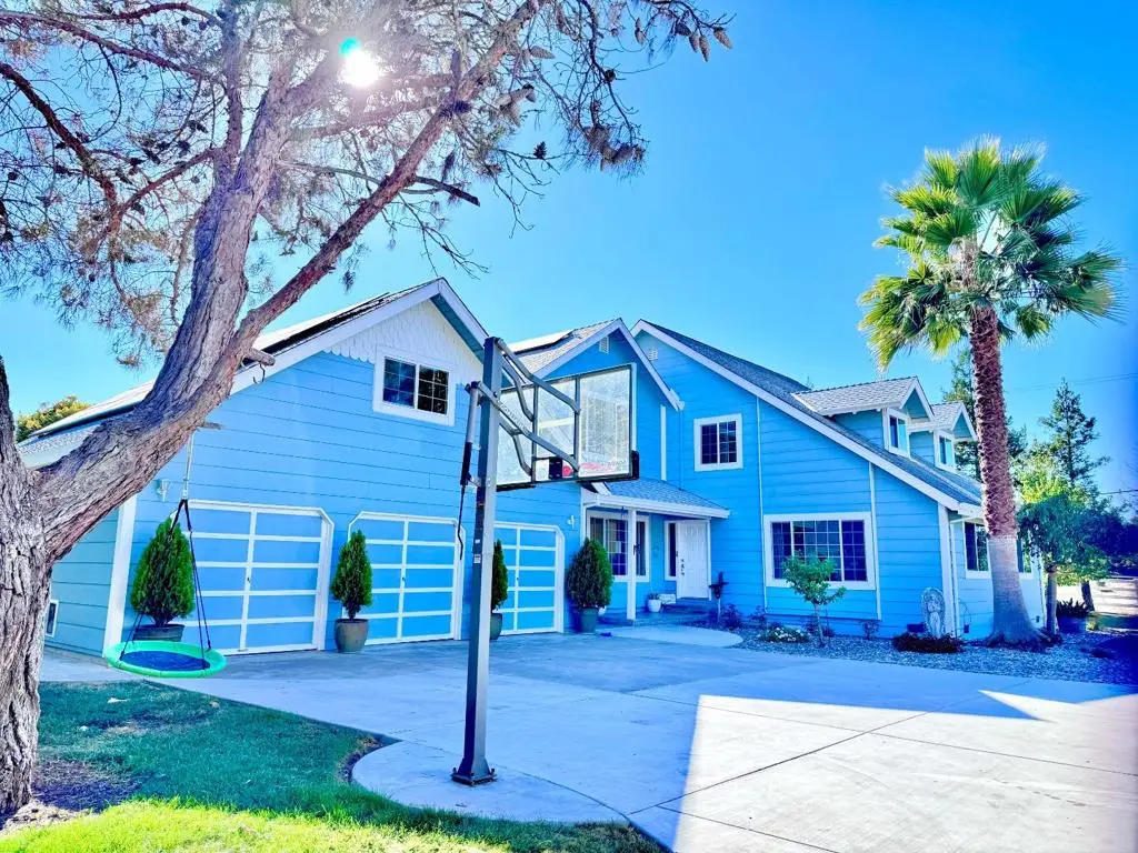 90 Adrian Dr, Hollister, CA 95023 - #1