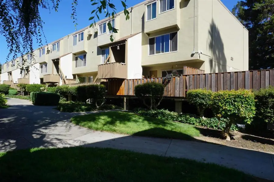 320 Auburn Way #3, San Jose, CA 95129 - #3