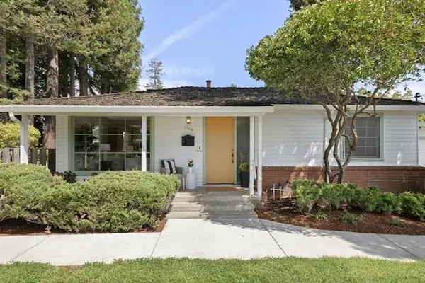 1762 Pilgrim Avenue, Mountain View, CA 94040