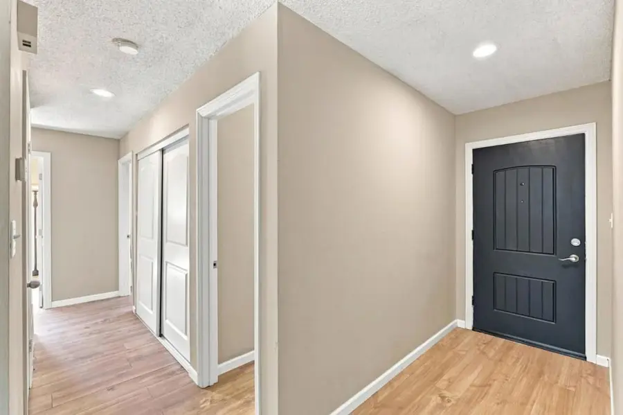 4716 Stonehurst Way, Sacramento, CA 95842 - #2