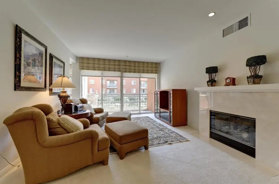 130 E San Fernando Street #407, San Jose, CA 95112 - #2