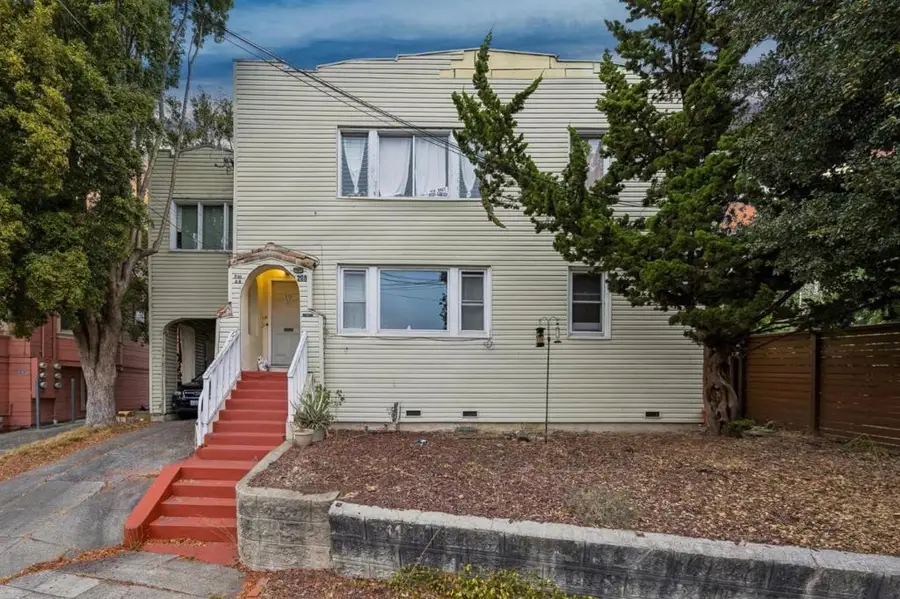 208 Ridgeway Avenue, Oakland, CA 94611 - #2