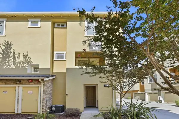 1513 Coyote Creek Way, Milpitas, CA 95035