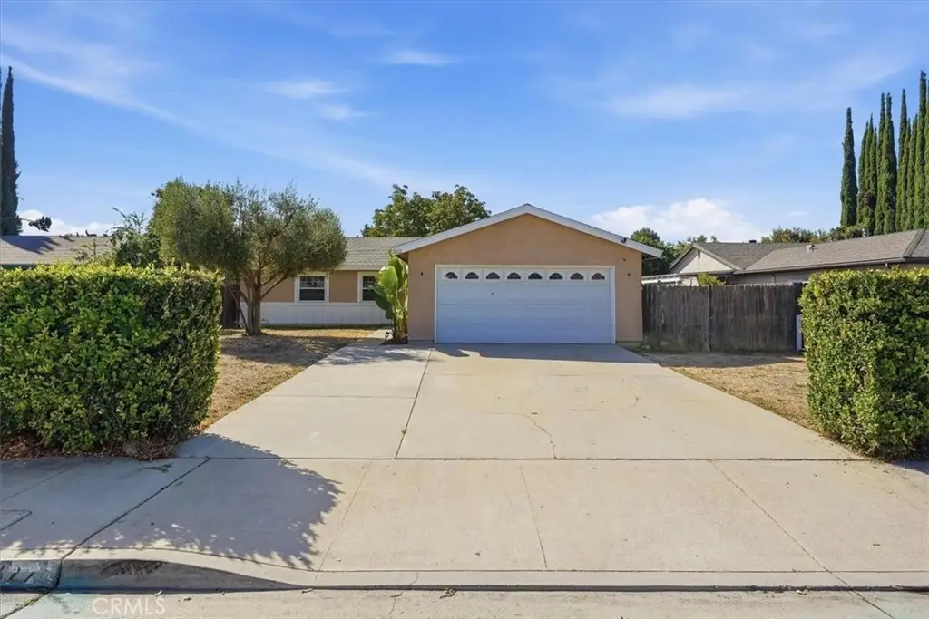 322 Barhill Avenue, Pomona, CA 91766 - #1