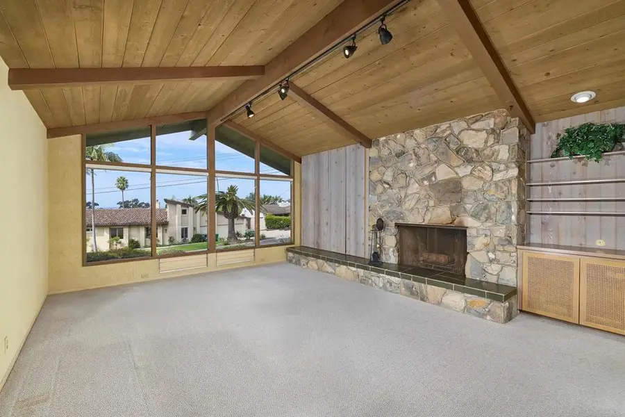 3190 Falcon Drive, Carlsbad, CA 92008 - Image #2