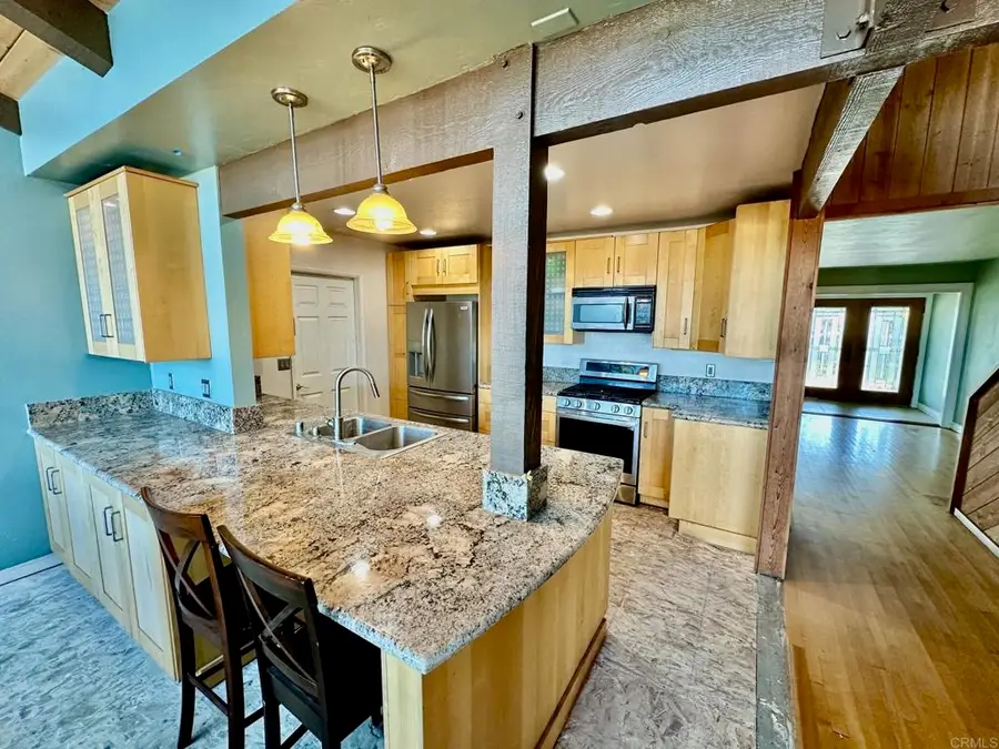 880 Crest View Rd, Vista, CA 92081 - Image #2