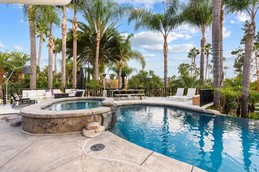 612 Lucylle Lane, Encinitas, CA 92024 - Image #2