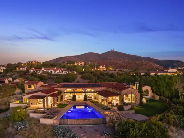 8114 Sendero De La Pradera, San Diego, CA 92127