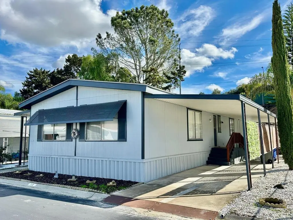 2130 Sunset Dr. #14, Vista, CA 92081 - Image #1