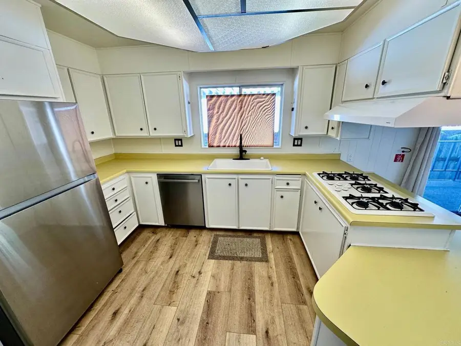 2130 Sunset Dr. #14, Vista, CA 92081 - Image #2