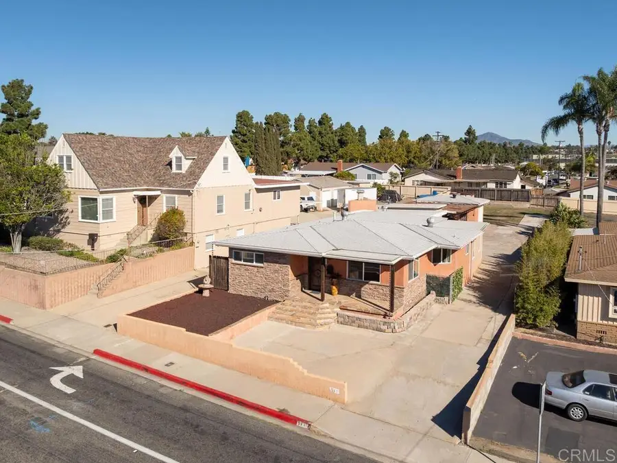 511 Hilltop Dr, Chula Vista, CA 91910 - Image #2