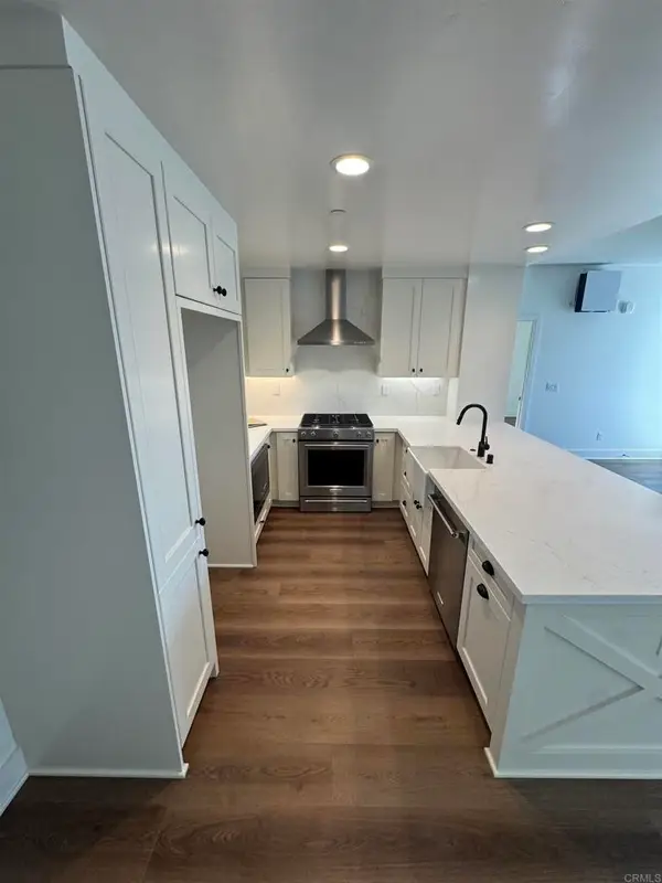 1105 Catania Court #201, Encinitas, CA 92024