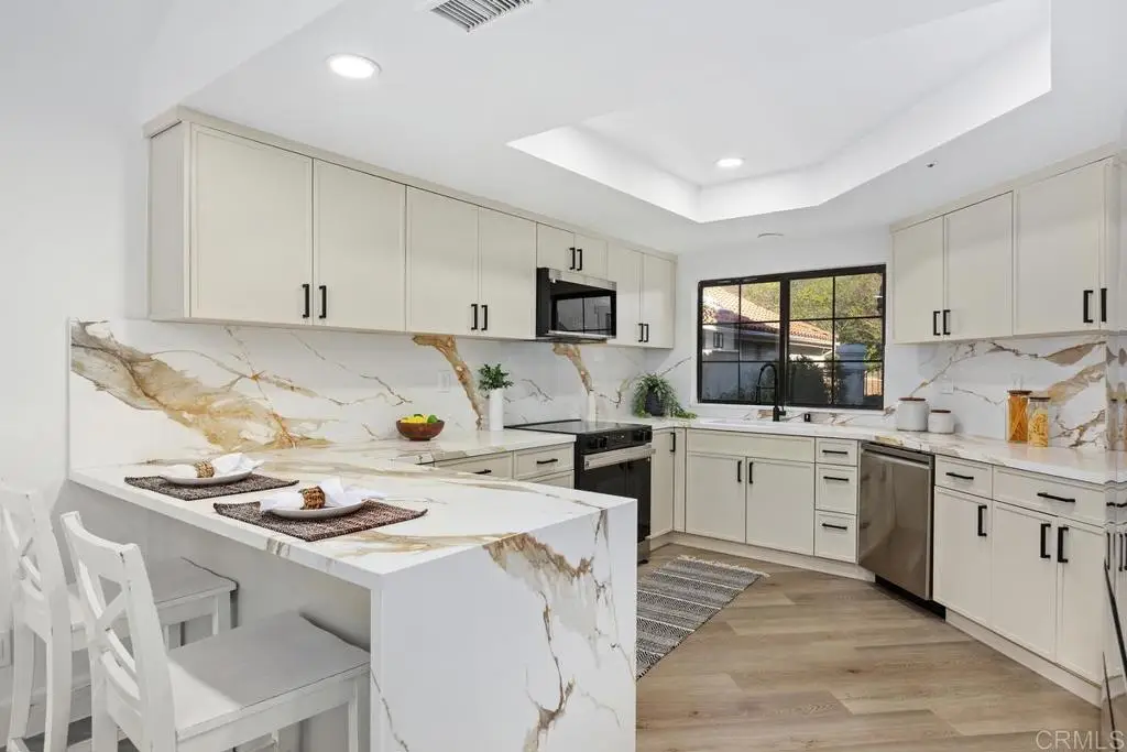 2533 Holly Valley Drive, Vista, CA 92084 - #1