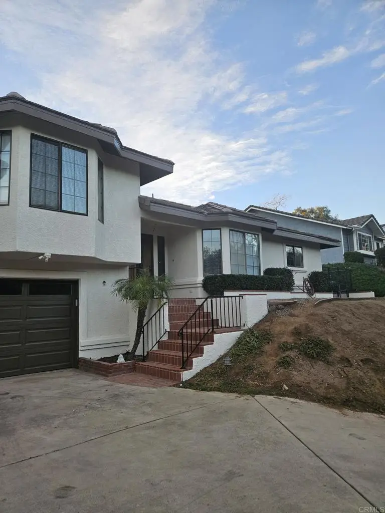 28124 Mountain Meadow Road, Escondido, CA 92026 - Image #2