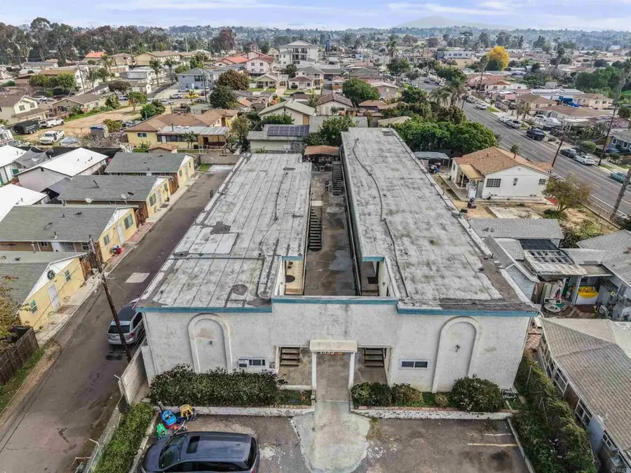 335 Laurel Avenue, National City, CA 91950 - #2