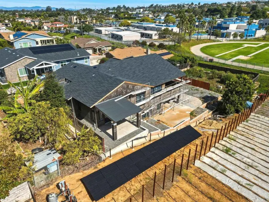 82 Highland Dr., Carlsbad, CA 92008 - #3