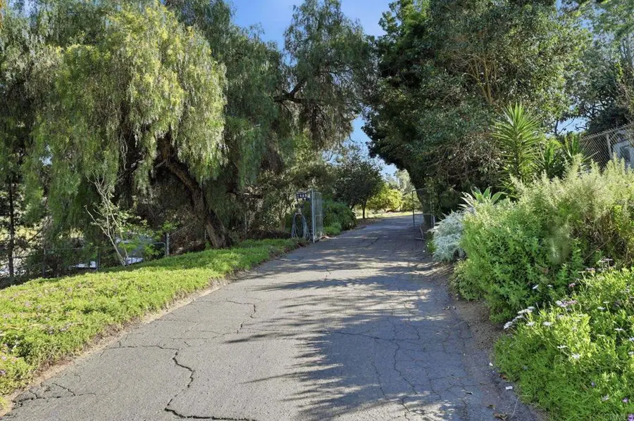 2909 Harris Drive, Vista, CA 92084 - #2