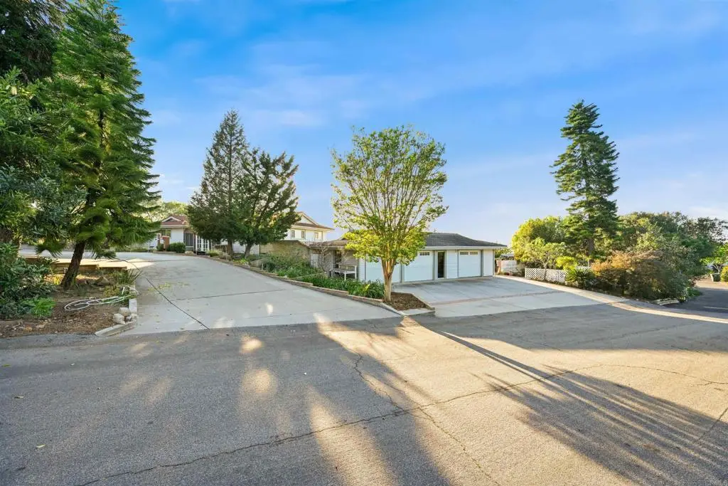 2166 Camino Cantera, Vista, CA 92084 - #1